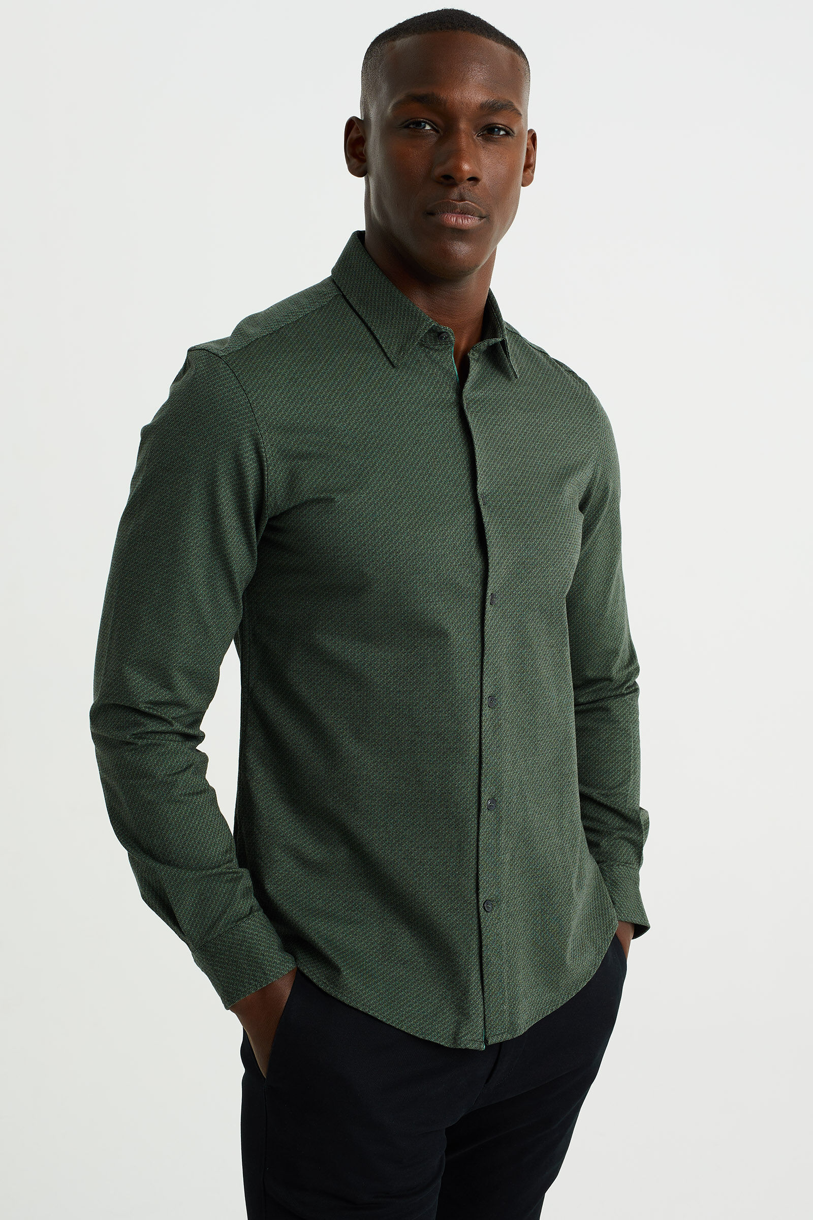 Chemise slim fit motif homme